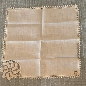 Vintage Elegant Cream Linen Lace-Trimmed Hanky Made in Ireland